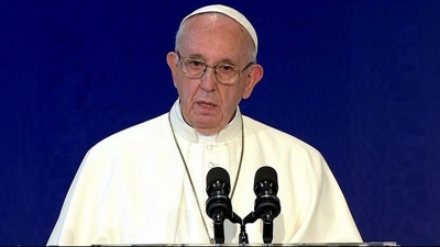 Papa Francesku kërkon falje për abuzimet seksuale të klerit