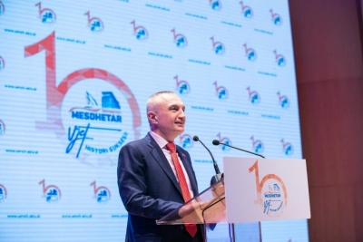 FOTO/ Presidenti Meta tjetër mesazh të fortë: Klimë e re e dëgjimit në politikë