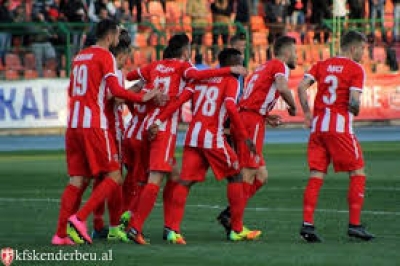 Dhunë në futbollin shqiptar, goditet futbollisti i Skënderbeut