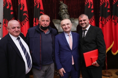 Meta vlerëson Shoqatën Kombëtare “Skënderbegasi” me Dekoratën “Nderi i Kombit”: Simbol i krenarisë