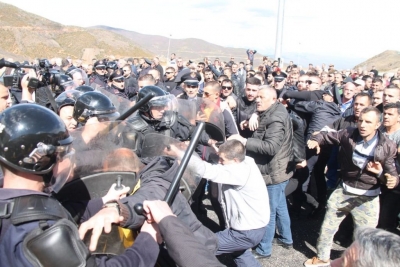 3 të lënduar / Protestuesit: ’Deri në vdekje’, na provokuan