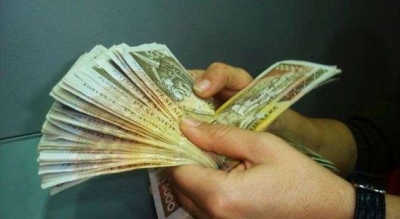 Tiranasit të zhytur në borxhe, korçarët të fundit në listë. Ja qytetet me më shumë kredi