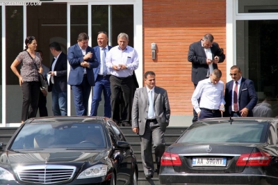 Përfundon takimi i Bashës me kryebashkiakët e PD-së: Nuk dalim nga zyra, është vendimi i 85% të shqiptarëve
