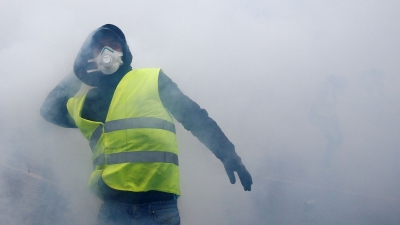 Edhe studentët i bashkohen francezëve, Macron do ta ketë të vështirë