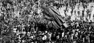 Tritan Shehu kujton 30-vjetorin e rrëzimit të bustit të Enver Hoxhës: Simbol i rënies së një prej diktaturave më të egra të shekullit XX-të, historia vazhdon