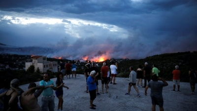 Zjarret në Greqi/ Shqiptari kthehet në heroin e grekëve, ja gjesti i tij human