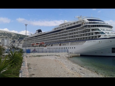 Krocera me turistë mbërrin në Sarandë, Rama &#039;e largon&#039; sa hap e mbyll sytë..