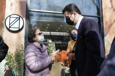 Qytetarja ia thotë hapur: Urojmë të jesh kryeministri i ardhshëm! Basha: Garantoj se nuk do ju zhgënjej