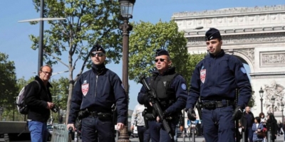 Parisi rreth 5 mijë oficerë policie për të mbrojtur turistët këtë verë