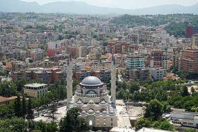 Skënder Bruçaj i pakënaqur me xhaminë: Po të kishim para, do ta kishim bërë ndryshe!