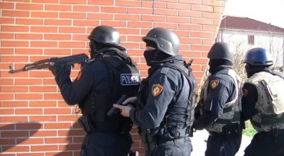 Dështim? Prokuroria ende asnjë mandat arresti për të &quot;fortët&quot; e Niklës, policia hesht