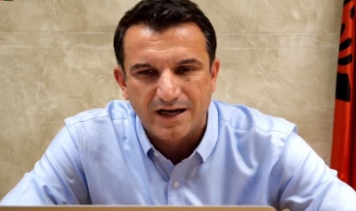 Denoncoi fijet e Ajola Xoxës dhe skemën e pastrimit të parave me ‘Harabel’, njerëzit e Veliajt kërcënojnë gazetarin holandez, ambasada e merr në mbrojtje