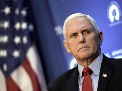 Mike Pence sulmon Joe Biden nga Shqipëria: Bashkëpunon me Rusinë dhe Iranin!