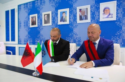 Shqipëri-Itali, Xhelal Mziu dhe Stefano Sermenghi firmosin binjakëzimin e Kamzës dhe Castenaso-s