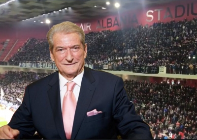 Stadiumi shpërtheu me &#039;Rama ik&#039;, Berisha: Nderim tifozëve!