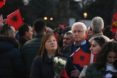 &#039;Entuziazëm si 30 vite më parë&#039;/ Neritan Ceka del në protestë