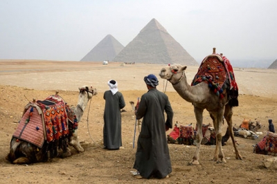 Egjipti, gjobë 400 paund për cilindo që shqetëson turistët