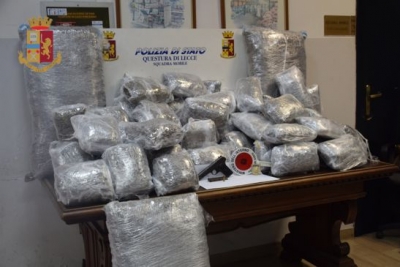 Sekuestrohen 500 kg drogë në Itali, 4 të arrestuar, njëri shqiptar