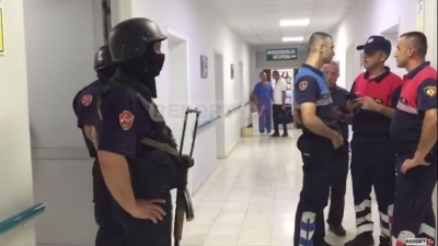 Nga sherri në lokal tek armët në spital, ç’ndodhi në Fier, disa të shoqëruar
