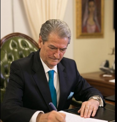 Sot, një tjetër e premte e zezë në historinë e kushtetutshmërisë, interesit kombëtar dhe politikës së jashtme