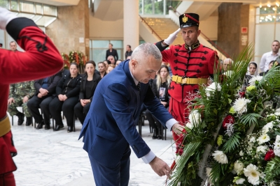 Nderimet/ Meta: Mirënjohje, patriotes shembullore, ushtarakes elitare e trimëreshë, Zarife Hasanaj