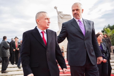 Qytetarët mbështesin Metën: Rama s’mund të shajë presidentin