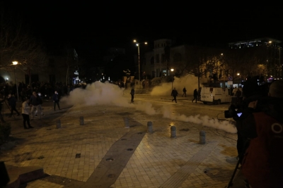 Përdorimi i gazit helmues mbi protestuesit/ Eurodeputetët thërrasin në takim Lleshajn