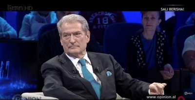 “E vrau shteti Azem Hajdarin”, Sali Berisha flet pa dorashka: S’kam marrë kurrë fletëthirrje nga gjykata, nuk isha dëshmitar okular. Pse akuzova Fatos Nanon?