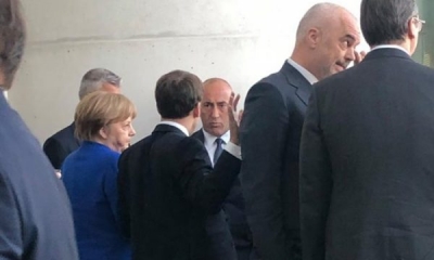 Foto që tregon shumë nga Samiti, Haradinaj me Merkel dhe Rama me Vuçiç
