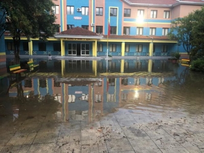 Reshjet, përmbyten 3 shkolla në Tiranë, Shahini: Ekipet në terren për normalizimin e situatës