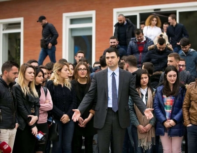 Basha-studentëve: Edi Rama nuk ju djeg dot vitin akademik
