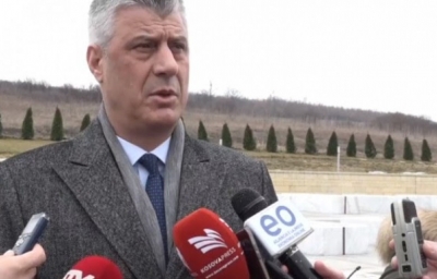 THAÇI KUJTON TË RËNËT NË MASAKRËN E REZALLËS