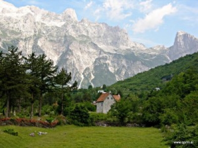 Turizmi në Alpe, të huajt shpenzojnë 81 euro në ditë, përbëjnë shumicën e vizitorëve
