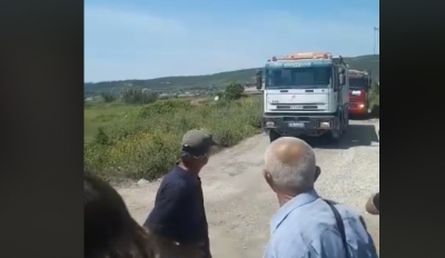 Protestat nuk kanë të sosur, banorët në Fier bllokojnë rrugën