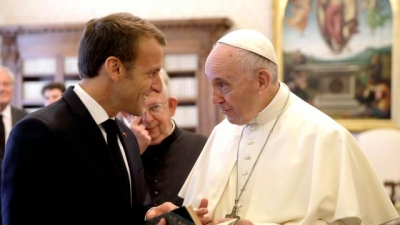 Macron tako Papën: Emigrantët kanë nevojë për një zgjidhje evropiane