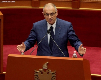 Vasili: Rama po rrezikon integritetin territorial me pazaret politike