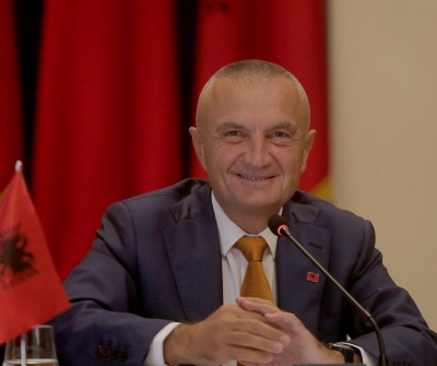 Presidenti Meta dekoron Organizatën e Veteranëve të LANÇ me &#039;Nderin e Kombit&#039;
