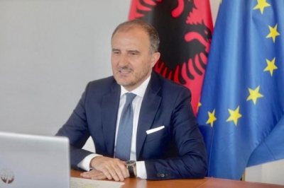 U shkatërruan nga tërmeti, BE do të rindërtojë 22 shkolla, ambasadori Soreca firmos kontratën