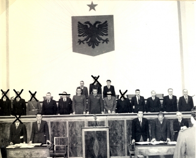 Asambleja Kushtetuese e vitit 1946. Ja si mund të ishte fotoja po të botohej në atë kohë