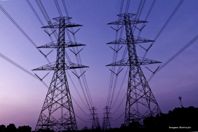 Thatësira godet Shqipërinë, importe ‘të kripura’ të energjisë elektrike