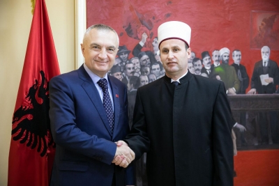 Presidenti Meta pret në takim Kryetarin e Komunitetit Mysliman Shqiptar, Haxhi Bujar Spahiu