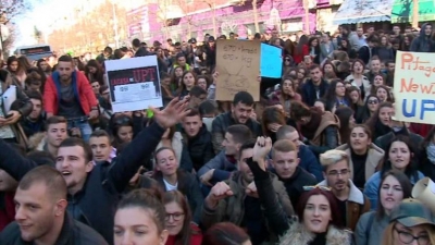 Studenti: Vajza e deputetit të PS po përpiqet të përçajë protestën