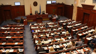 Maqedoni: Vendimi për referendumin ndan politikën