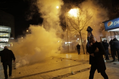 E rëndë/ Rama dhe Lleshaj mbushin me gaz të gjithë Tiranën
