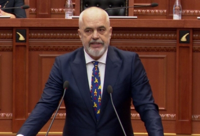 “Në hetim është vetëm McGonigal”, Rama justifikohet në Parlament: Akt-akuza thotë që dokumentet për ish-shefin e FBI u morën nga zyra ime, por…