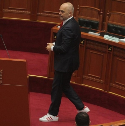 Bushati ironizon Ramën/ Nuk gënjehet burri me një palë atlete, kur s’ke lënë legeni pa i dhënë miliona