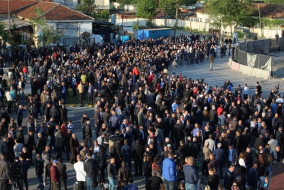 Bllokohet &quot;Sheshi Shqiponja&quot;, mbështetje masive e qytetarëve në Tiranë