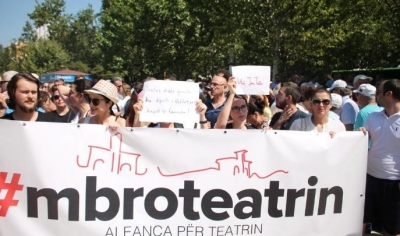 Le Courrier des Balkans: “Shembja e Teatrit, Fusha i lidhur me një rrjet ndërkombëtar droge&quot;