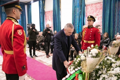 Meta nderon Vasillaq Zërin, tregon një sekret nga familja