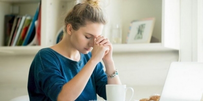 Shqiptarët të stresuar – Raporti i “Gallup”, në krye të Europës për emocionet negative